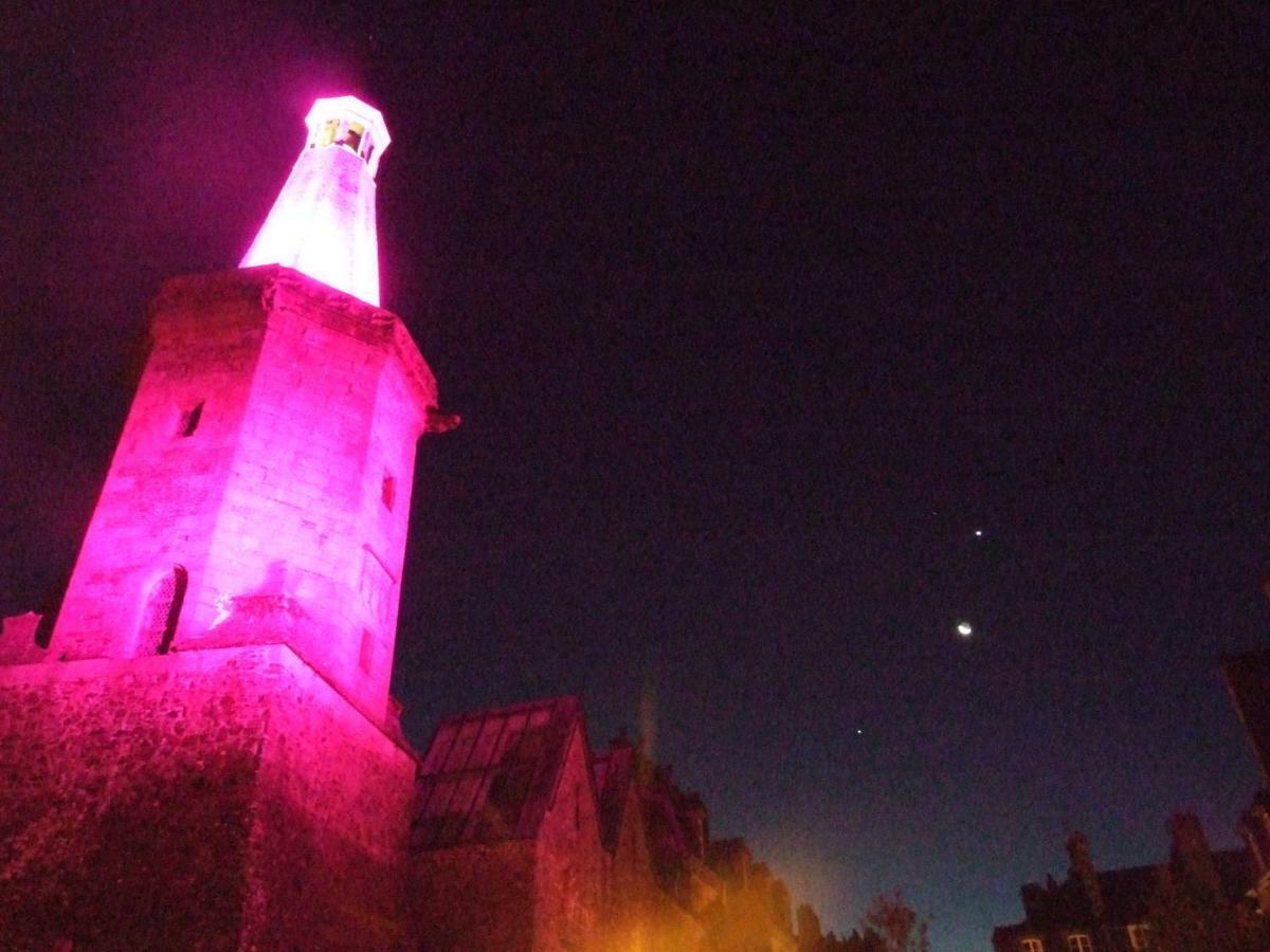 Hotel Particulier Le Mercier De Montigny -Une Nuit Sur Les Remparts- Fougères Exterior foto